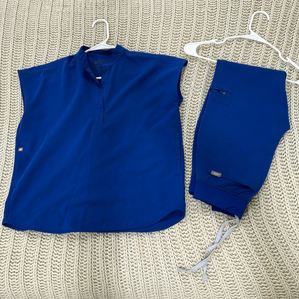 Winning Blue Zamora Jogger Scrub XXS
+
Winning Blue Rafaela Scrub Top XXS